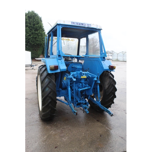 203 - 1972 LEYLAND 255 TRACTOR A GOOD RUNNER BRAKES IN NEED OF ATTENTION NO VAT