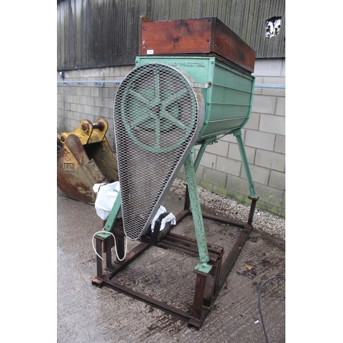 224 - W L HOLLAND SOIL/COMPOST MIXER 240V IN WORKING ORDER + VAT