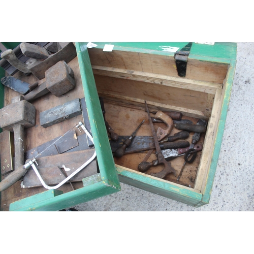 507 - PINE TOOLBOX AND TOOLS NO VAT