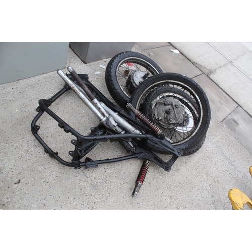 534 - STANDARD K4 FRAME, 3 WHEELS, PAIR OF FORK LEGS + VAT