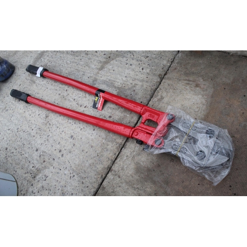 559 - BOLT CUTTERS + VAT