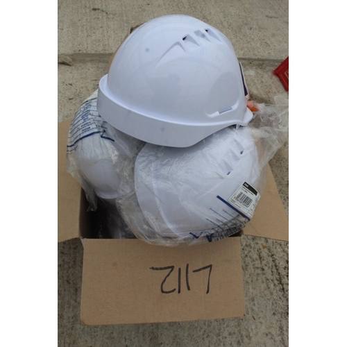 642 - 8 HARD HATS  + VAT