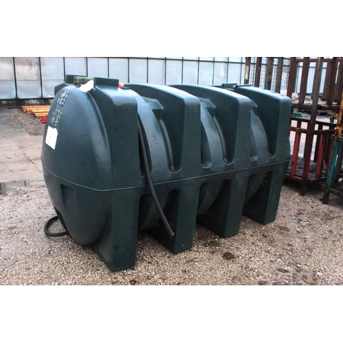 781 - 2500 LITRE OIL TANK NO VAT