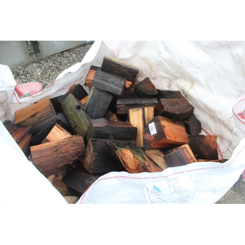 787 - TOTE OF LOGS (EX TELEPHONE POLE)  NO VAT