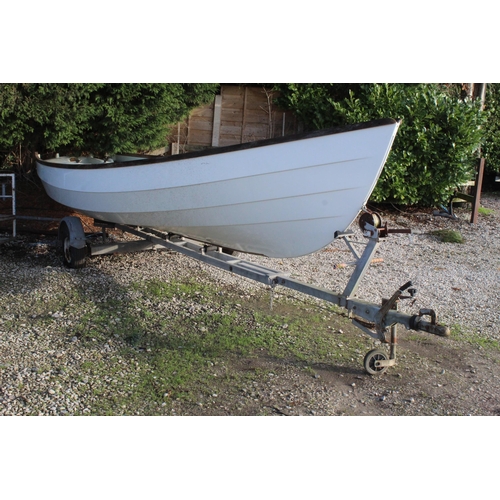 185 - DRASCOMBE LUGGER BOAT AND BOAT TRAILER SPEC LENGTH 5.72M WATERLINE LENGTH 4.57M BEAM 1.90M SAILING W... 