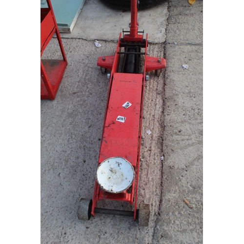 668 - TROLLEY JACK + VAT