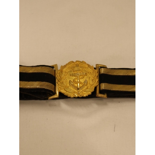 113 - A VINTAGE NAVAL OFFICERS BELT AND BUCKLE