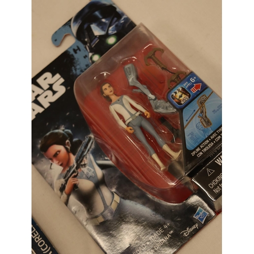 129 - TWO MINT ON CARD STAR WARS 3.75 INCH STAR WARS FIGURES, 'PRINCESS LEIA ORGANA' AND QI'RA (CORELLIA)