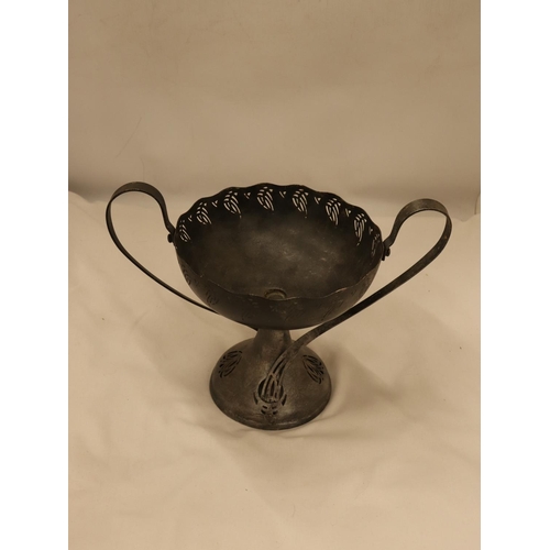 140 - A WMF ARTS & CRAFTS/ART NOUVEAU FOOTED BOWL, HEIGHT 20CM