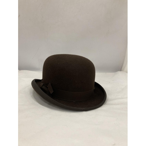 167 - A CHRISTY'S LONDON BOWLER HAT, SIZE 6 7/8, A G A DUNN & CO LTD TRILBY HAT PLUS A VINTAGE LADIES HAT