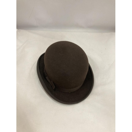 167 - A CHRISTY'S LONDON BOWLER HAT, SIZE 6 7/8, A G A DUNN & CO LTD TRILBY HAT PLUS A VINTAGE LADIES HAT