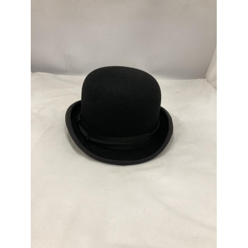 184 - A CHRISTIES OF LONDON LADIES BOWLER RIDING HAT, SIZE 6 AND 5/8