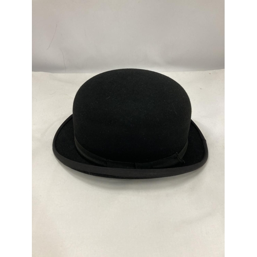 184 - A CHRISTIES OF LONDON LADIES BOWLER RIDING HAT, SIZE 6 AND 5/8