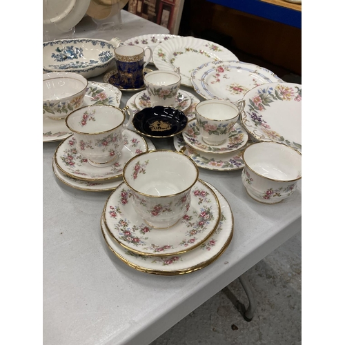 225 - A LARGE QUANTITY OF VINTAGE CHINA TEAWARE TO INCLUDE PARAGON TRIOS, CAKE PLATE AND SUGAR BOWL, ELIZA... 