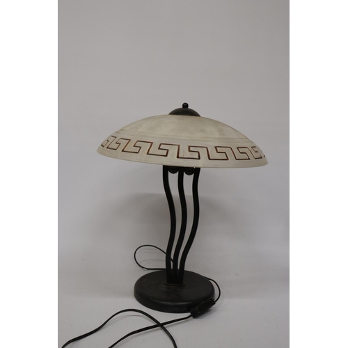 230 - A HEAVY VINTAGE STYLE TABLE LAMP WITH METAL BASE AND GLASS SHADE, HEIGHT APPROX 42CM