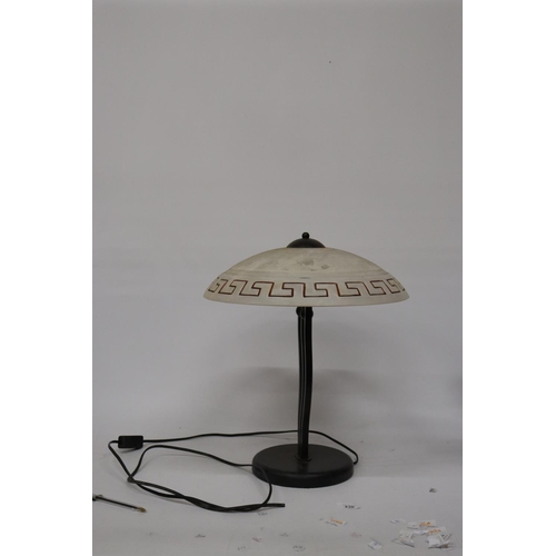 230 - A HEAVY VINTAGE STYLE TABLE LAMP WITH METAL BASE AND GLASS SHADE, HEIGHT APPROX 42CM