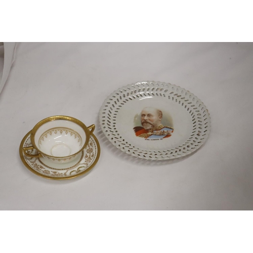 234 - AN ANTIQUE ROYAL DOULTON GILT BOUILLION CUP AND SAUCER, PATTERN NO. HN4522 TOGETHER WITH AN EDWARD V... 