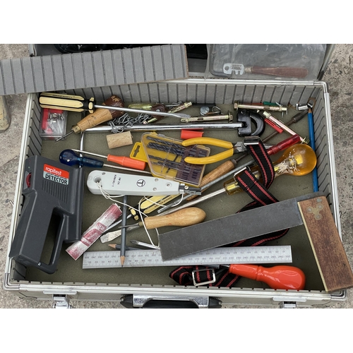 1657 - AN ASSORTMENT OF TOOLS TO INCLUDE SCREW DRIVERS AND PLIERS ETC