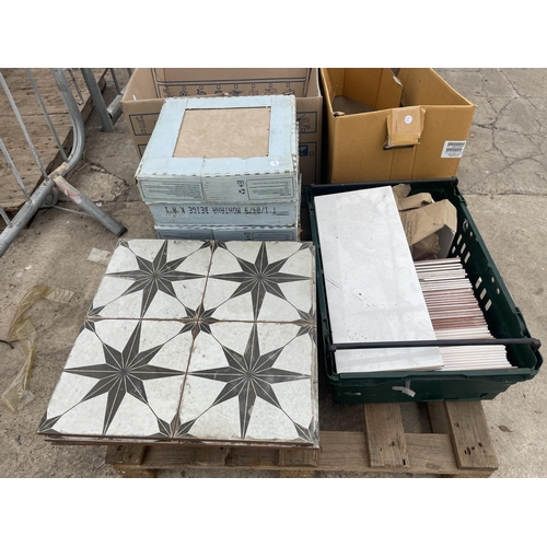 1810 - A PALLET OF VARIOUS BATHROOM/KITCHEN TILES