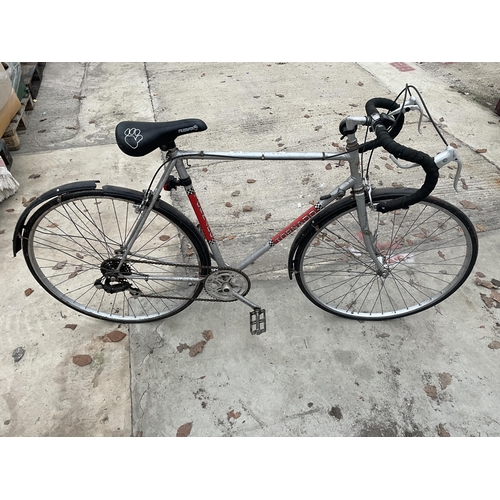 1875 - A VINTAGE 5 SPEED TORNADO RACING BIKE