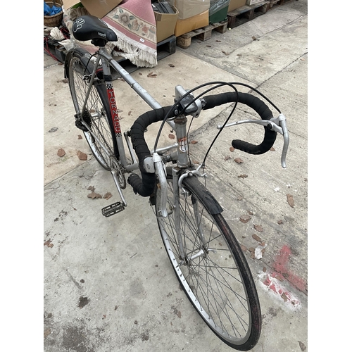 1875 - A VINTAGE 5 SPEED TORNADO RACING BIKE