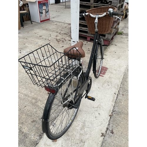 1877 - A LADIES CLAUD BUTLER KENSINGTON BIKE WITH WICKER BASKET