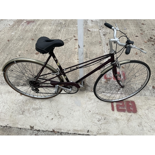 1878 - A VINTAGE 5 SPEED RALEIGH BIKE