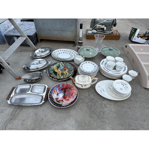 2022 - AN ASSORTMENT OF ITEMS TO INCLUDE CERAMICS AND STAINLESS STEEL KITCHEN ITEMS