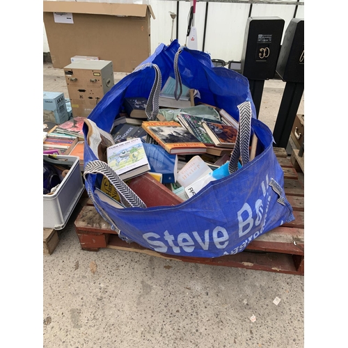 2327 - A LARGE QUANTITY OF ASSORTED BOOKS