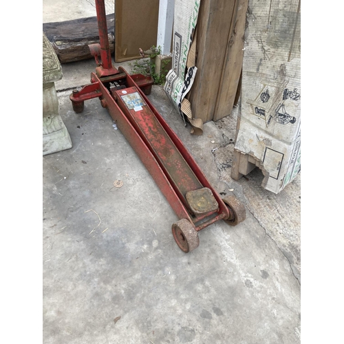 1851A - A HEAVY DUTY 5 TON TROLLEY JACK