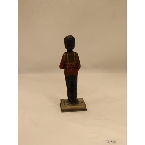 112 - A VINTAGE PAINTED BRONZE OF A GRENADIER GUARD, HEIGHT 20CM