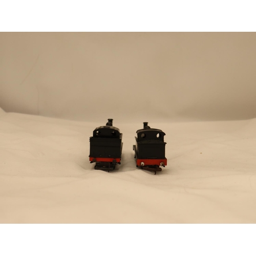 138 - TWO TRI-ANG TANK ENGINES