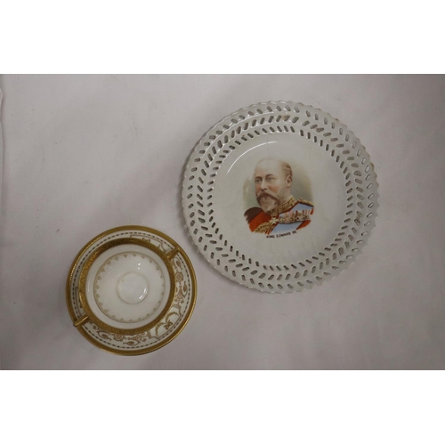 234 - AN ANTIQUE ROYAL DOULTON GILT BOUILLION CUP AND SAUCER, PATTERN NO. HN4522 TOGETHER WITH AN EDWARD V... 