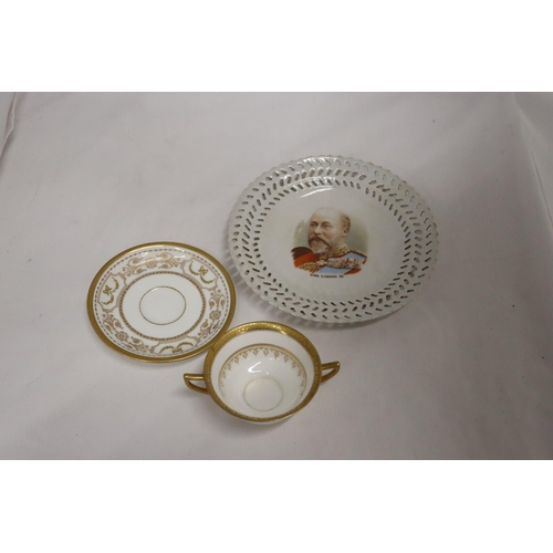 234 - AN ANTIQUE ROYAL DOULTON GILT BOUILLION CUP AND SAUCER, PATTERN NO. HN4522 TOGETHER WITH AN EDWARD V... 