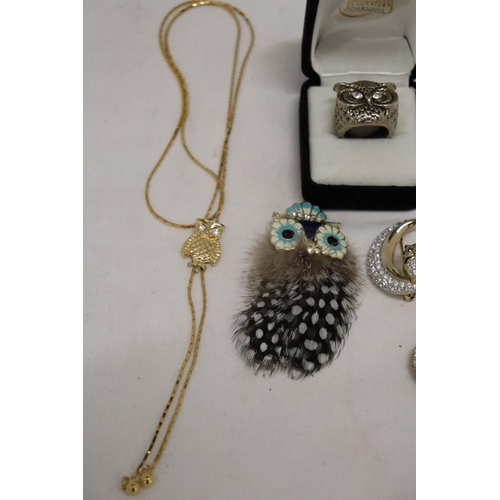 241 - A QUANTITY OF OWL RELATED COSTUME JEWELLERY TO INCLUDE A BOXED RING, BROOCH, NECKLACE, PENDANT, ETC