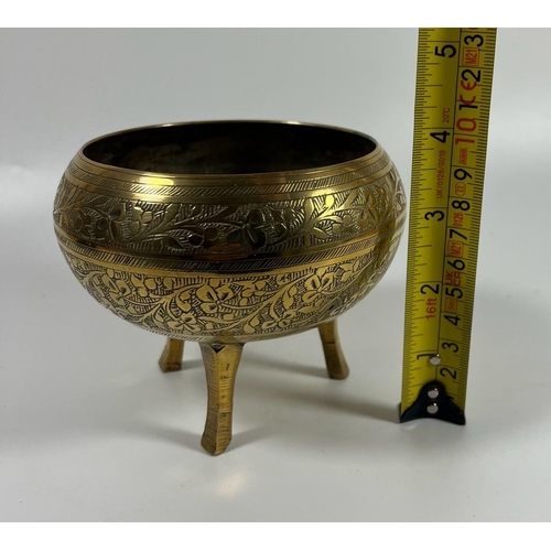 367 - A VINTAGE MIDDLE EASTERN BRASS TRIPOD CENSOR / POT, HEIGHT 10CM