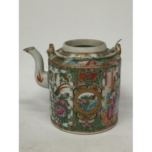 396 - A 19TH CENTURY CHINESE CANTON FAMILLE ROSE MEDALLION TEAPOT, HEIGHT 16CM