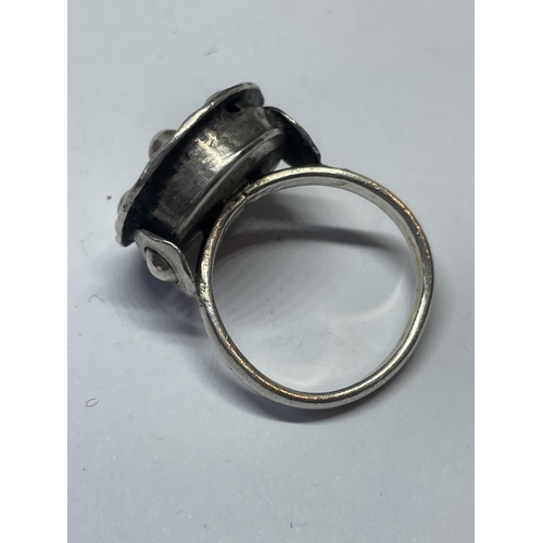 567 - A BOXED SILVER RING