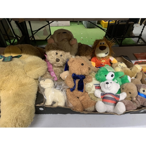 1141 - A QUANTITY OF TEDDY BEARS AND ANIMALS