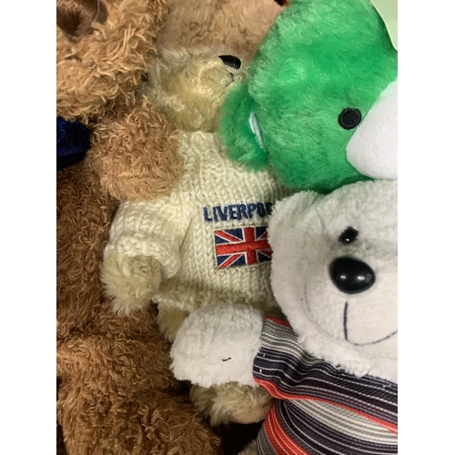 1141 - A QUANTITY OF TEDDY BEARS AND ANIMALS