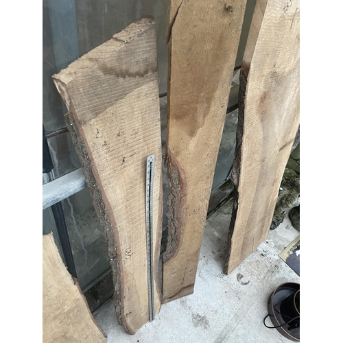 1600 - TWO LEGTHS OF ROUGH SAWN BEECH (L:190CM & 127CM)