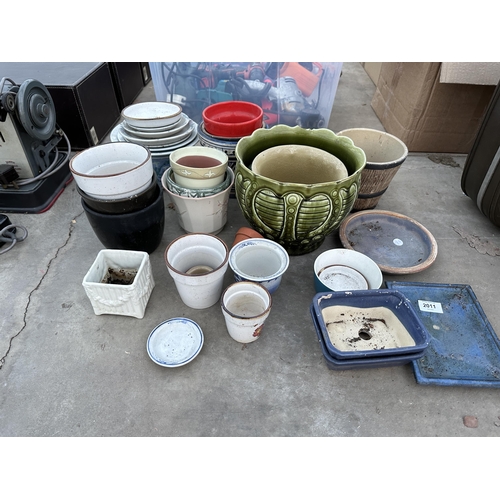 2011 - AN ASSORTMENT OF CERAMIC PLANT POTS