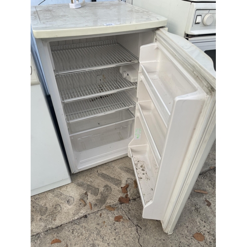 2372 - A WHITE PROLINE UNDERCOUNTER FRIDGE