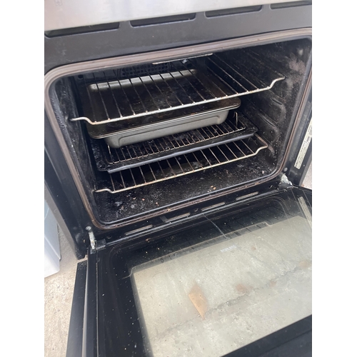 2379 - AN IGNIS INTERGRATED ELECTRIC OVEN