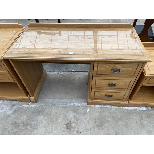 2534 - A CURTIS OAK SINGLE PEDESTAL DESK, 47