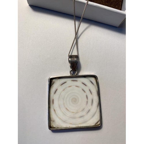 520 - A SILVER NECKLACE WITH LARGE SQUARE STONE PENDANT IN A PRESENTATION BOX