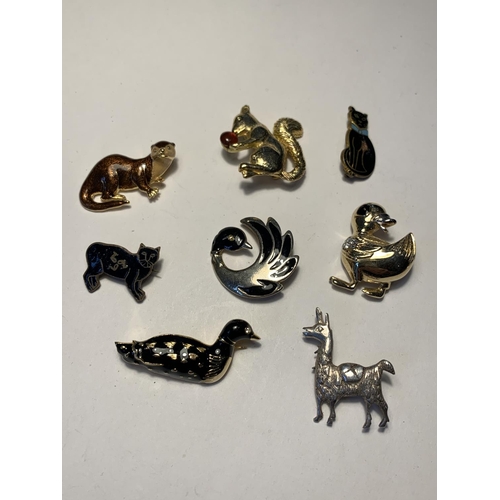 555 - EIGHT ANIMAL DESIGN BROOCHES