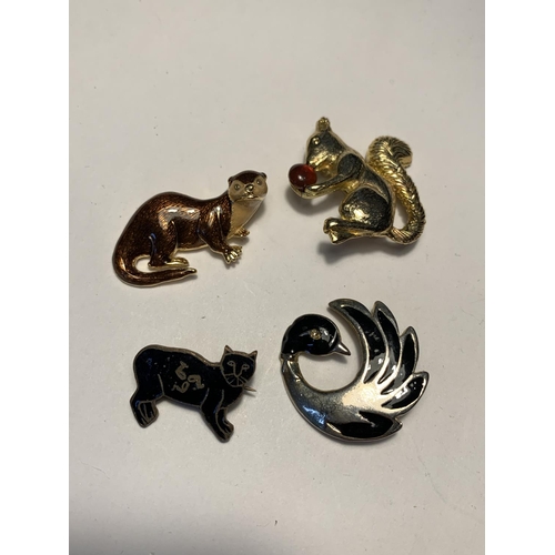 555 - EIGHT ANIMAL DESIGN BROOCHES