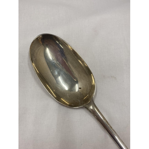 12 - A HALLMARKED SILVER DELVING SPOON - 135 GRAMS