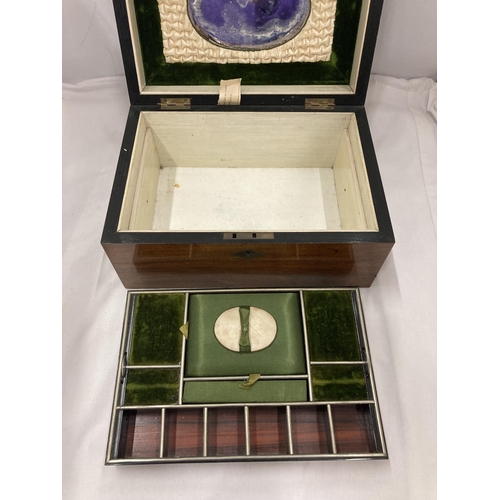 4 - A VINTAGE INLAID MOTHER OF PEARL JEWELLERY/SEWING BOX WITH INNER TRAY